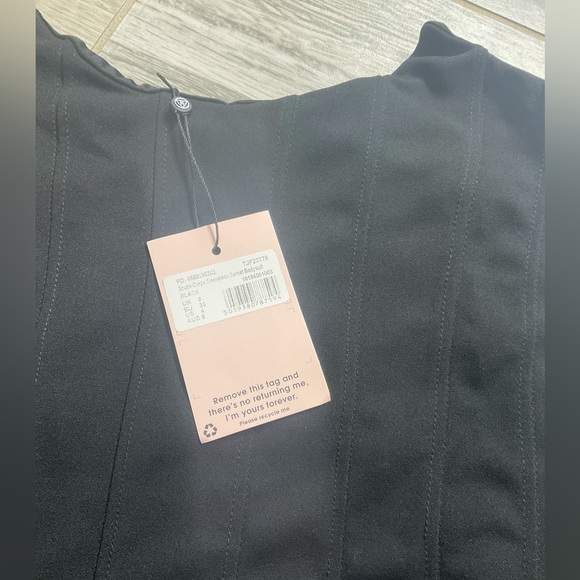 Misguided Sleeveless Corset Style Bodysuit - Picture 4 of 5